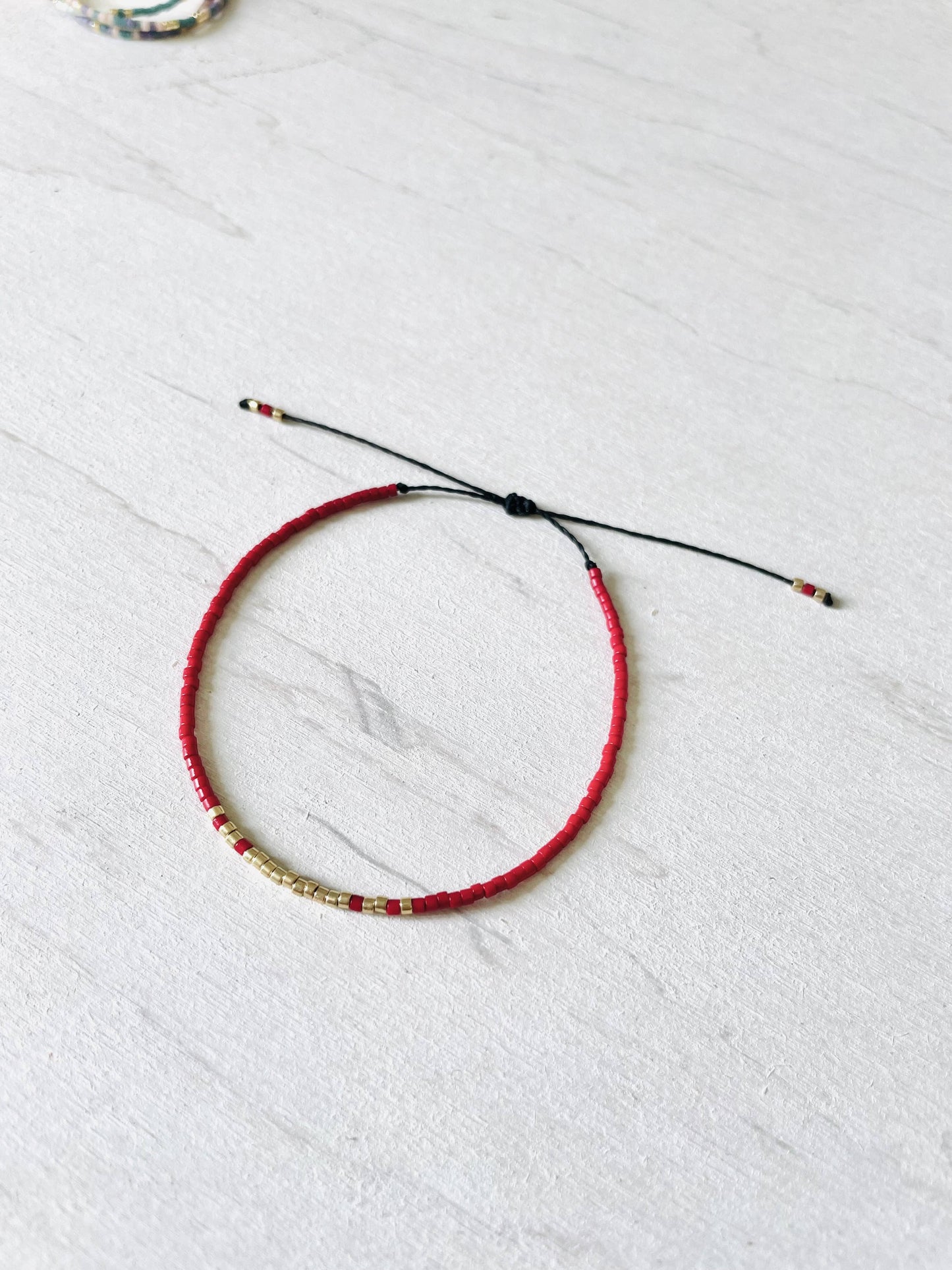 Adjustable Miyuki Pearl Bracelet in Nylon, Rocaille