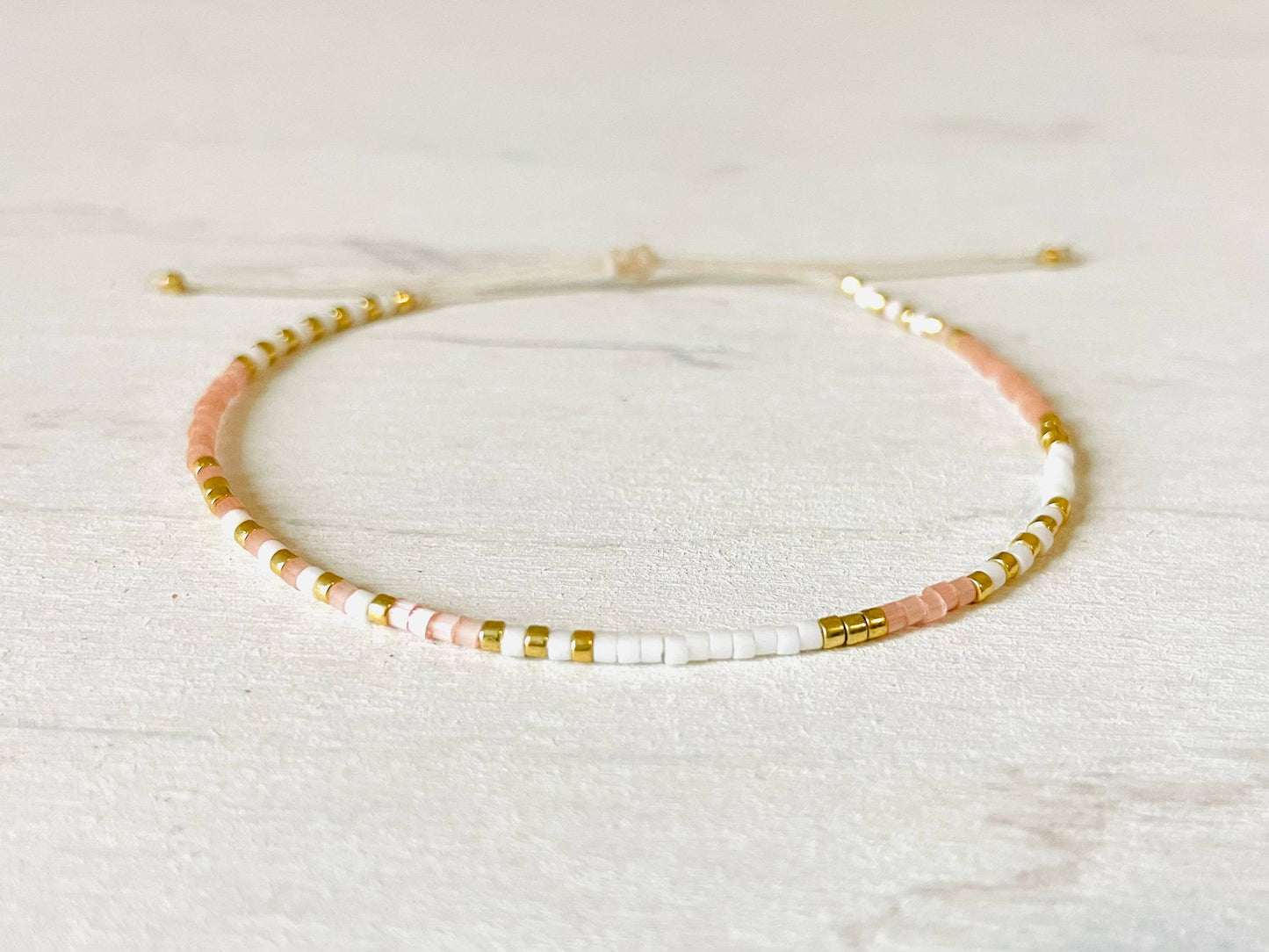 Adjustable Miyuki Bead Bracelet in nylon, seed bead 109