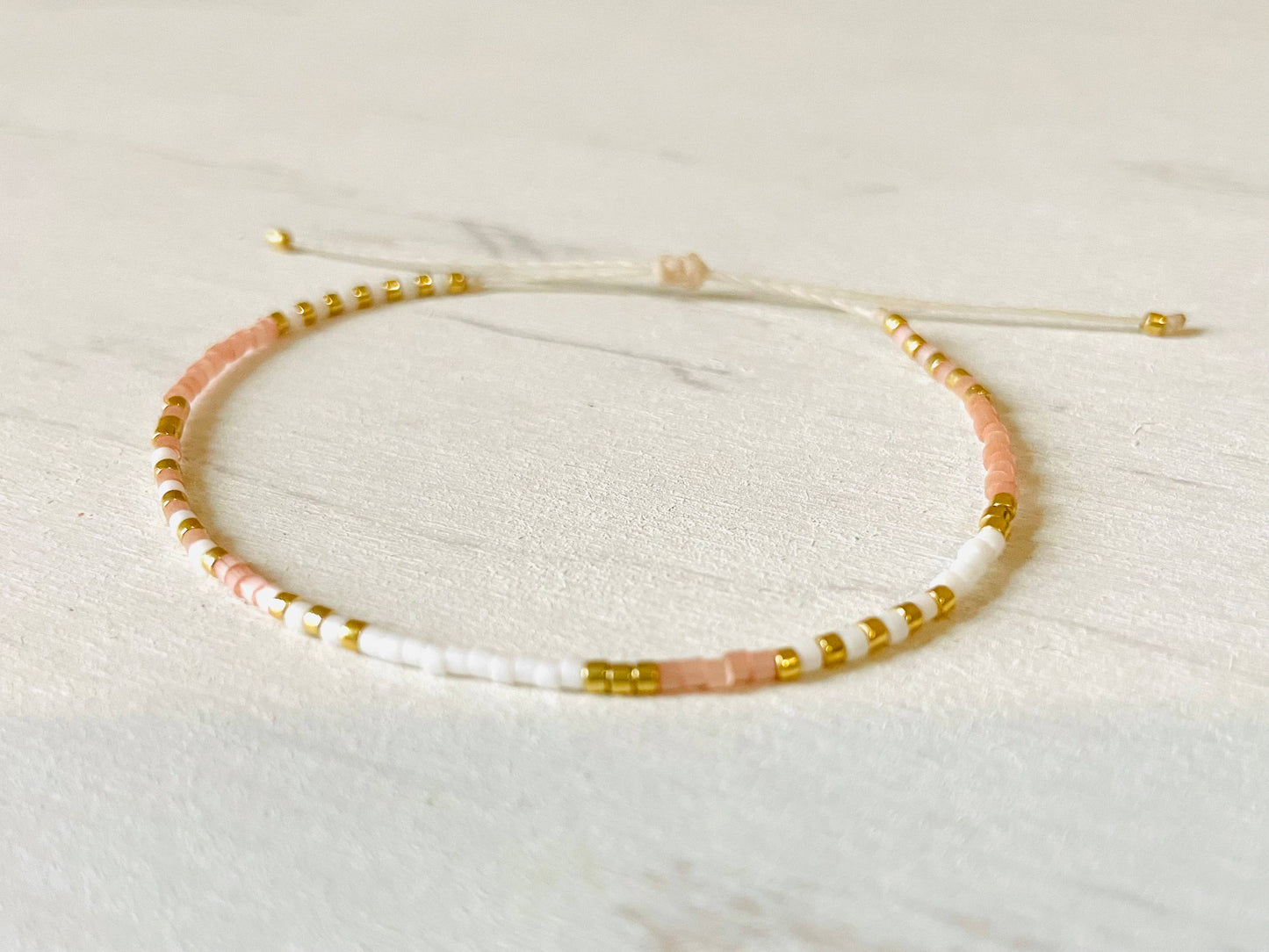 Adjustable Miyuki Bead Bracelet in nylon, seed bead 109