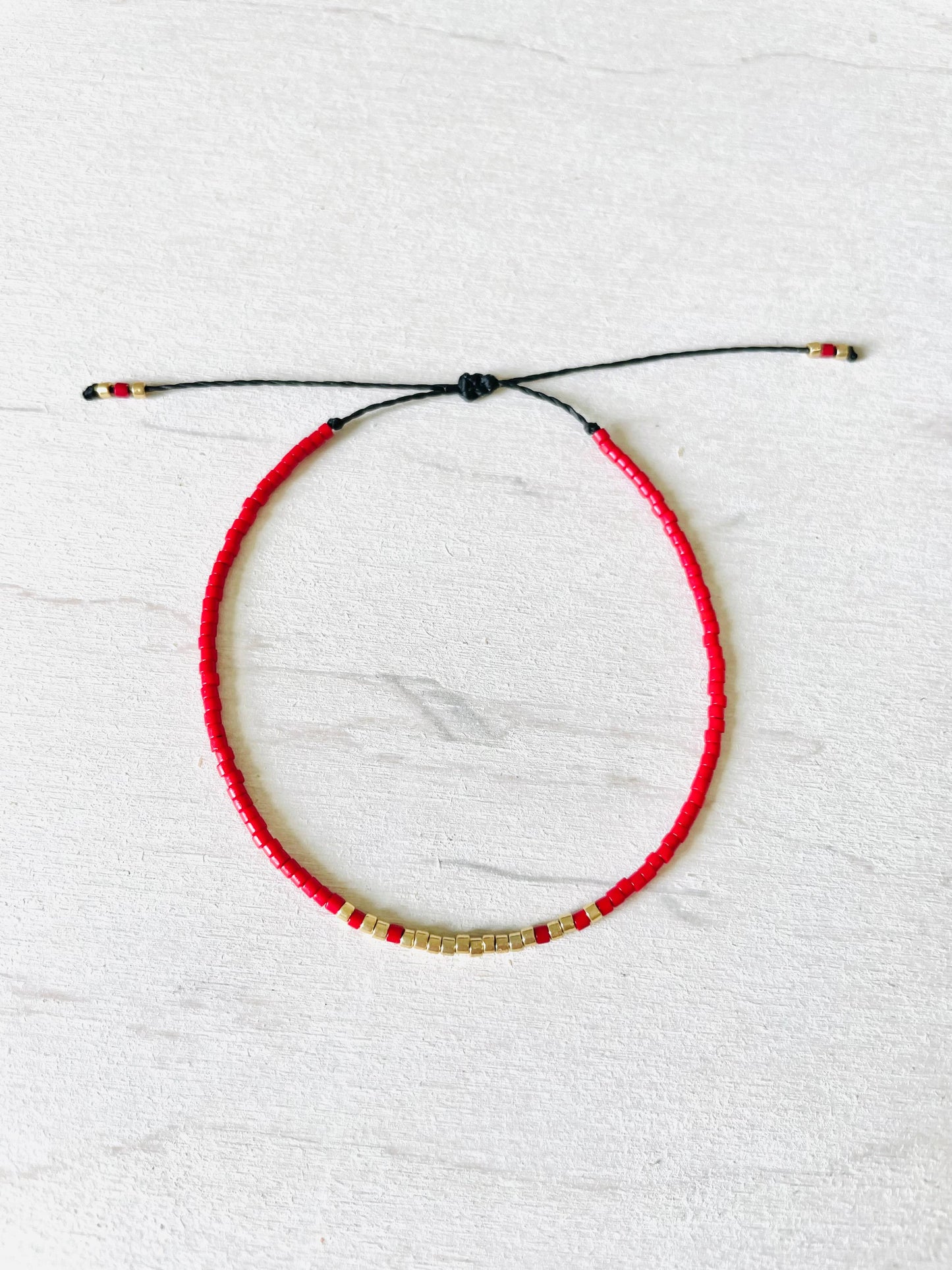 Adjustable Miyuki Pearl Bracelet in Nylon, Rocaille