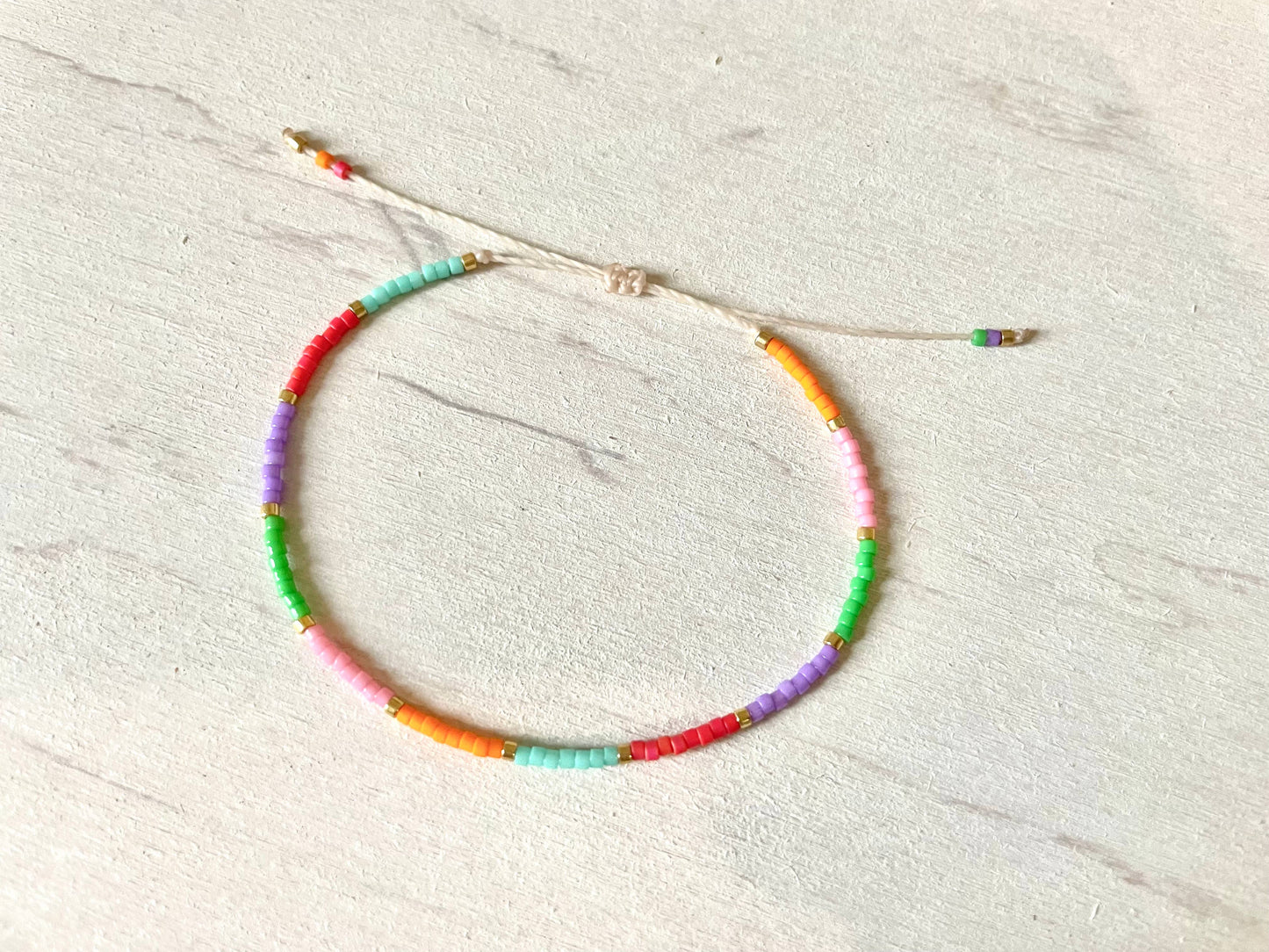 Adjustable Miyuki Bead Bracelet in nylon, seed bead 106