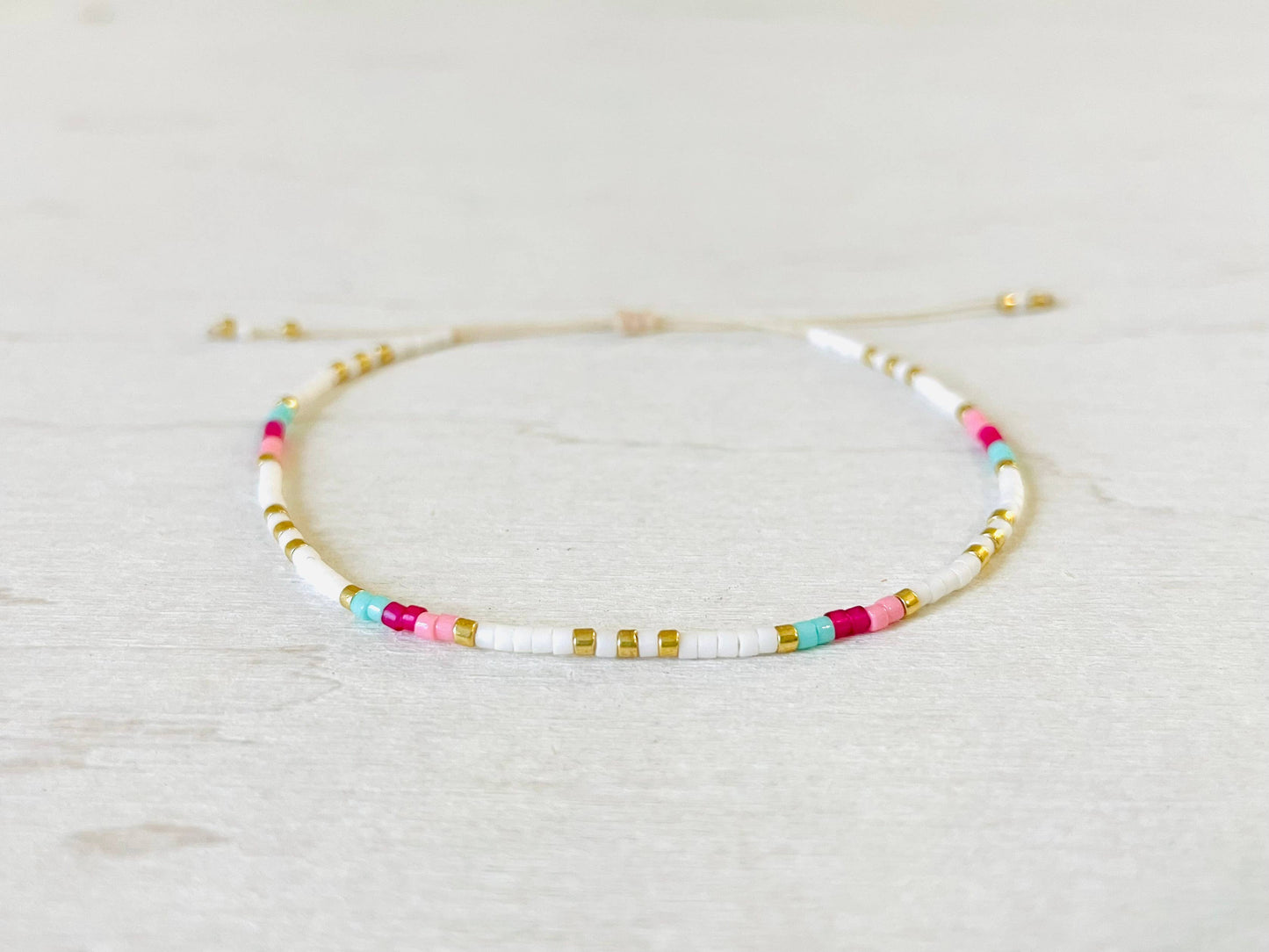 Adjustable Miyuki Bead Bracelet in Nylon, Seed Bead 116